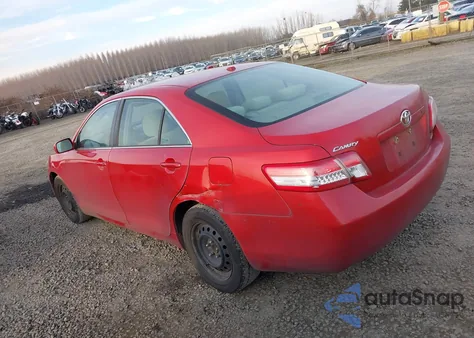 2010 Toyota Camry Le z USA, uszkodzony, nr VIN 4T1BF3EK3AU073842